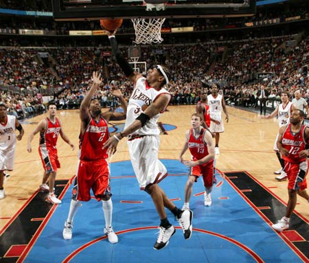 国王大胆举动！为签威少牺牲蒙克，惊人之举